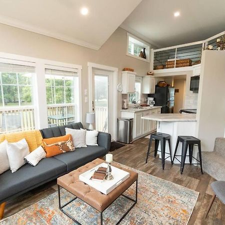 Pet Friendly Tiny House Rental With New Access To Guadalupe River Nbtx 뉴 브라운펠스 외부 사진