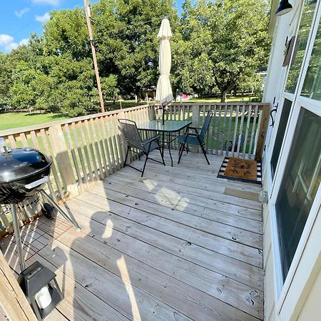 Pet Friendly Tiny House Rental With New Access To Guadalupe River Nbtx 뉴 브라운펠스 외부 사진