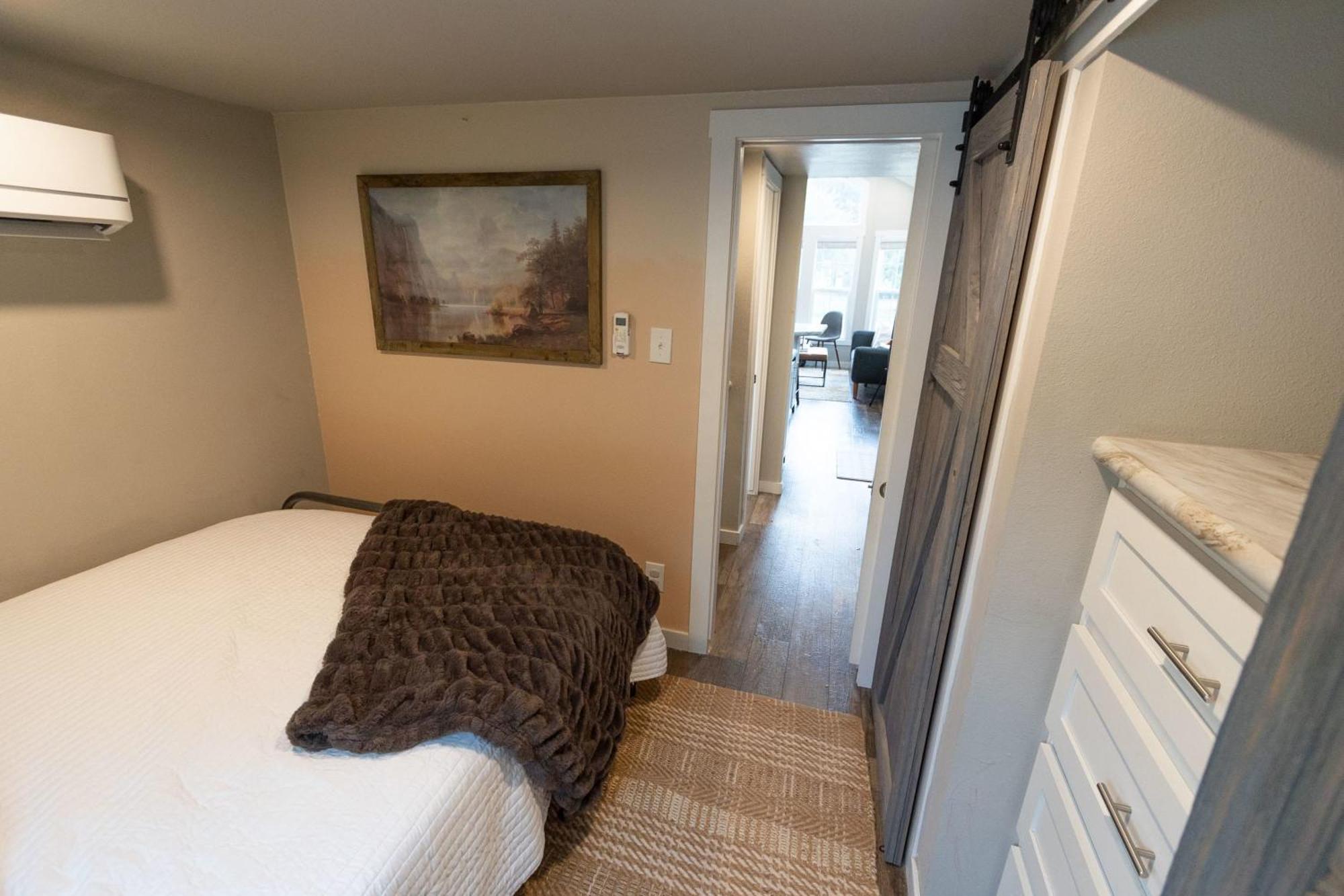 Pet Friendly Tiny House Rental With New Access To Guadalupe River Nbtx 뉴 브라운펠스 외부 사진